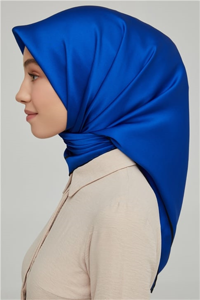 Armine Sura İpek Eşarp 21Ka8668 40