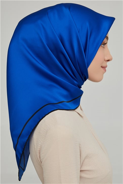 Armine Sura İpek Eşarp 21Ka8668 40