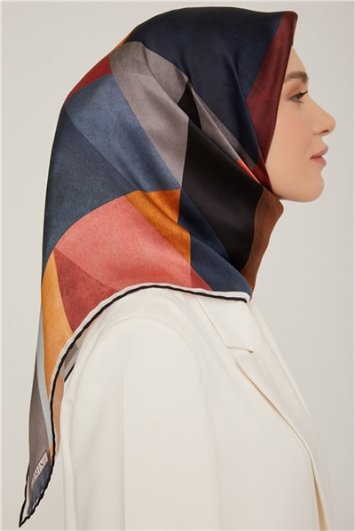 Armine Sura İpek Eşarp 22Ka8807 05