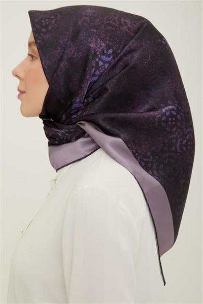 Armine Sura İpek Eşarp 22Ka8810 02