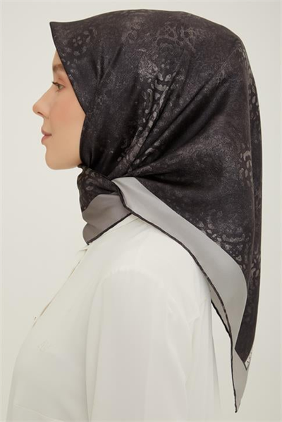 Armine Sura İpek Eşarp 22Ka8810 06