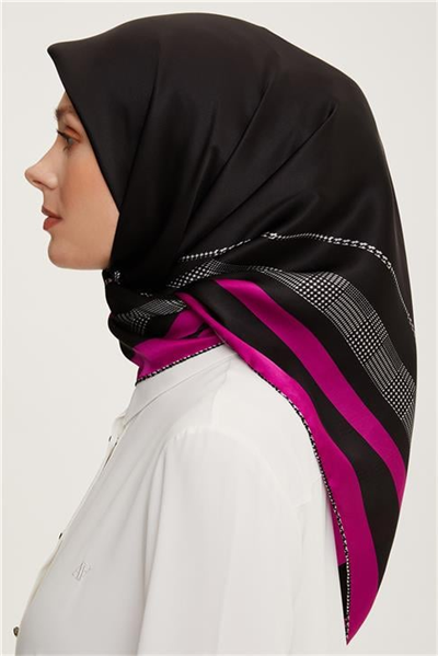 Armine Sura İpek Eşarp 22Ka8811 02