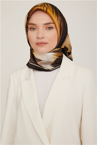 Armine Sura İpek Eşarp 22Ka8814 04