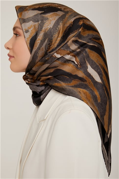 Armine Sura İpek Eşarp 22Ka8815 02