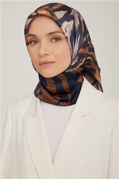 Armine Sura İpek Eşarp 22Ka8815 03