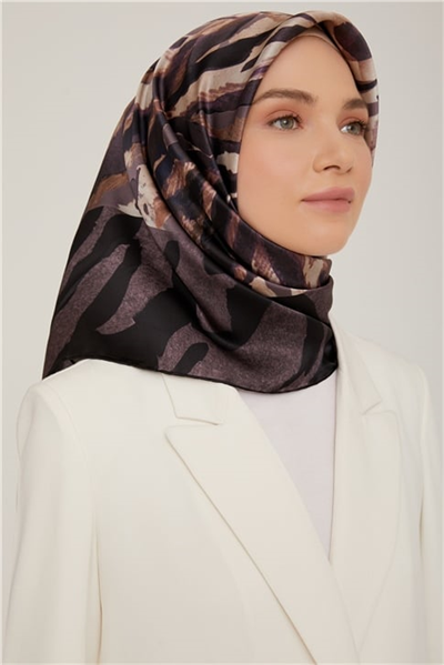 Armine Sura İpek Eşarp 22Ka8815 04