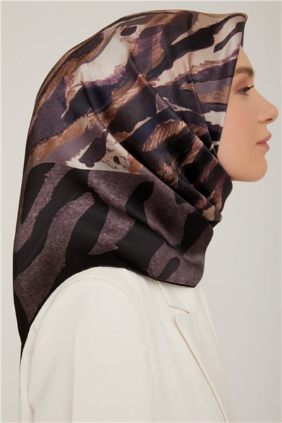 Armine Sura İpek Eşarp 22Ka8815 04