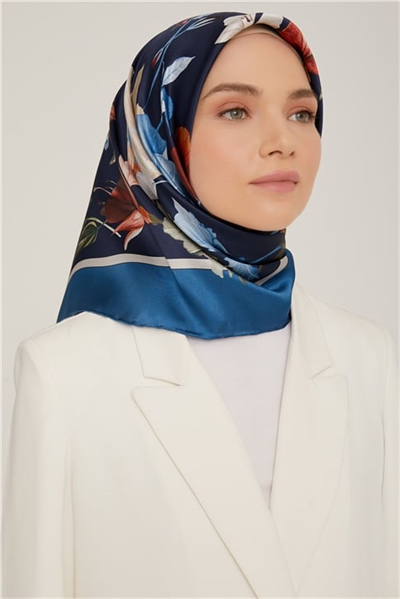 Armine Sura İpek Eşarp 22Ka8831 01