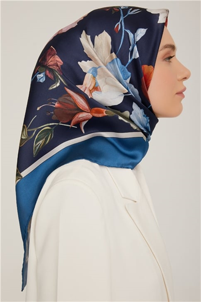 Armine Sura İpek Eşarp 22Ka8831 01