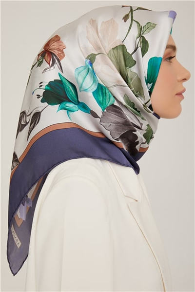 Armine Sura İpek Eşarp 22Ka8831 05