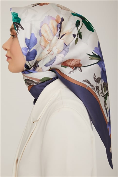 Armine Sura İpek Eşarp 22Ka8831 05