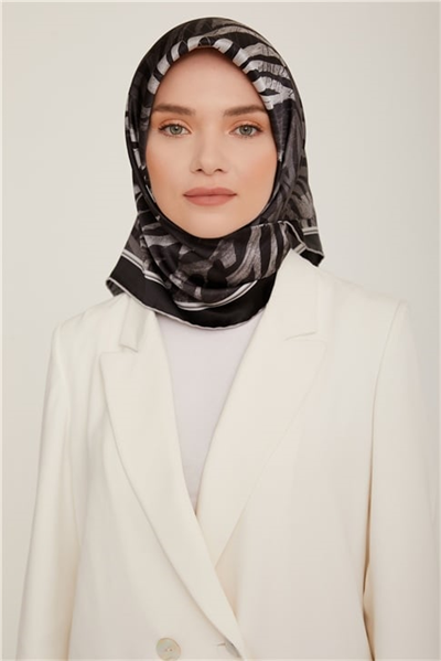 Armine Sura İpek Eşarp 22Ka8837 02