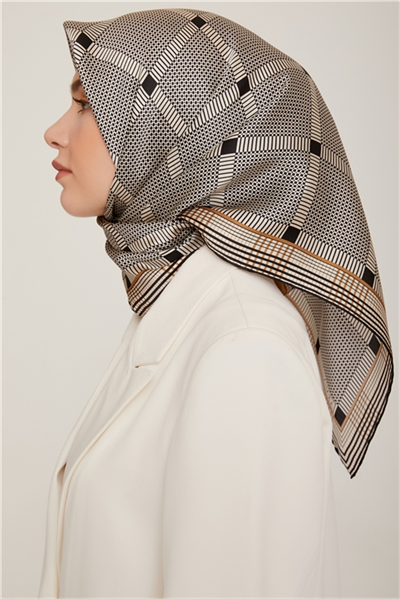 Armine Sura İpek Eşarp 22Ka8838 01