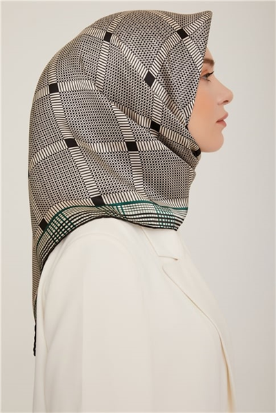 Armine Sura İpek Eşarp 22Ka8838 02