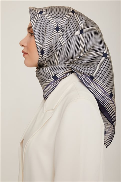 Armine Sura İpek Eşarp 22Ka8838 03