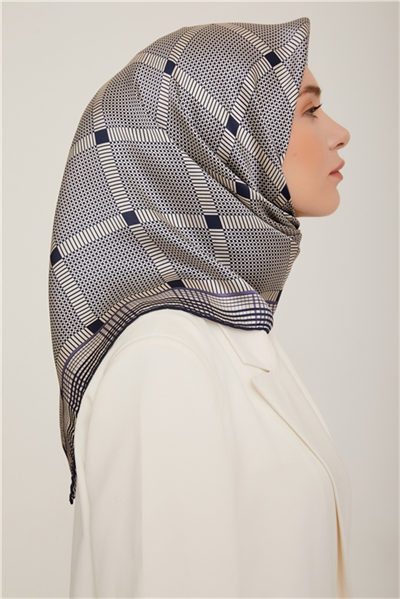 Armine Sura İpek Eşarp 22Ka8838 03