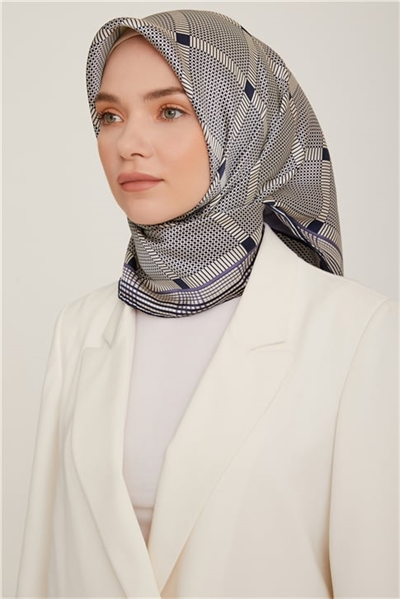Armine Sura İpek Eşarp 22Ka8838 03