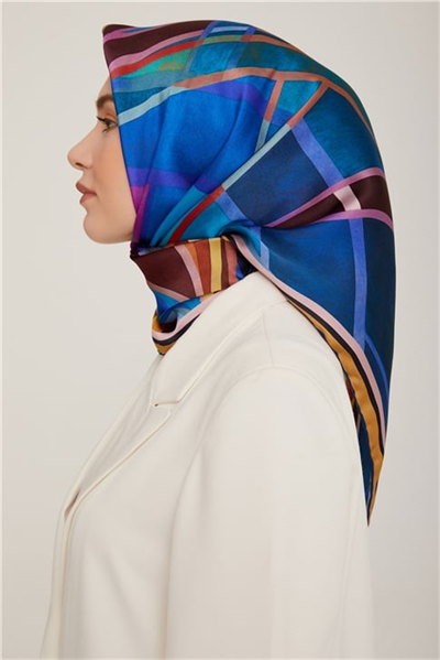 Armine Sura İpek Eşarp 22Ka8843 3 02