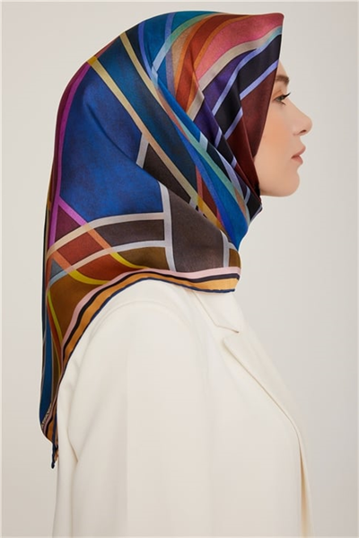 Armine Sura İpek Eşarp 22Ka8843 3 02