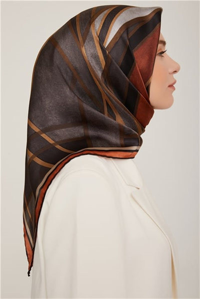 Armine Sura İpek Eşarp 22Ka8843 3 06