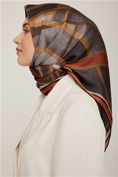 Armine Sura İpek Eşarp 22Ka8843 3 06