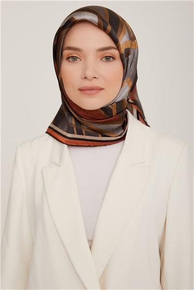 Armine Sura İpek Eşarp 22Ka8843 3 06