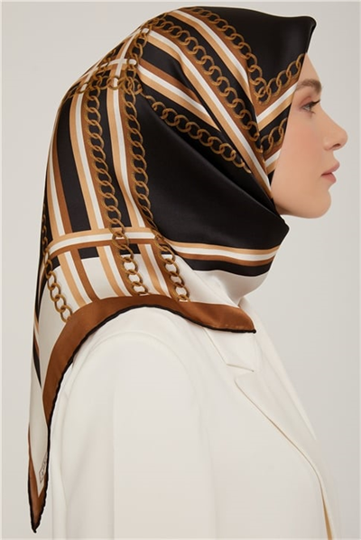 Armine Sura İpek Eşarp 22Ka8845 02