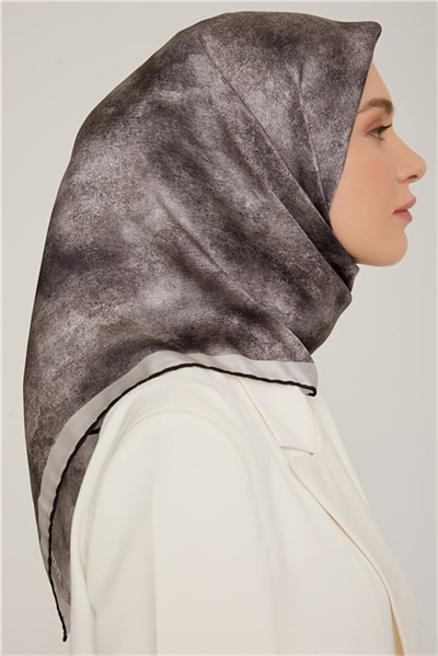 Armine Sura İpek Eşarp 22Ka8849 06