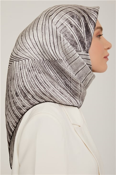 Armine Sura İpek Eşarp 22Ka8851 03