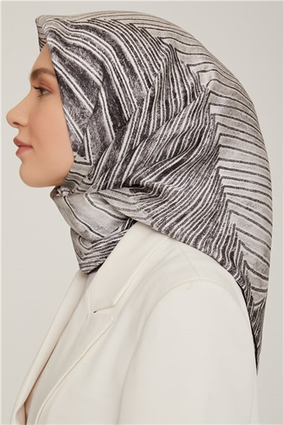 Armine Sura İpek Eşarp 22Ka8851 03