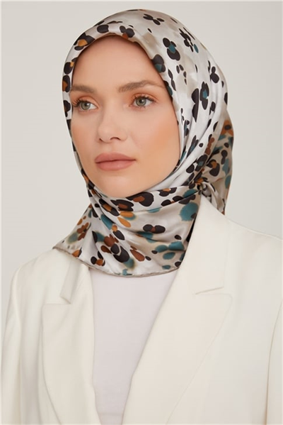 Armine Sura İpek Eşarp 22Ka8853 03
