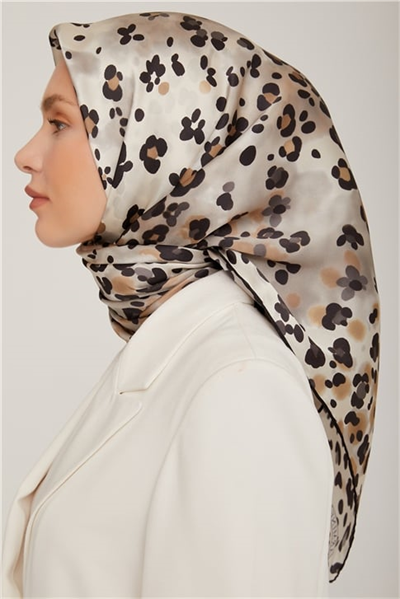 Armine Sura İpek Eşarp 22Ka8853 06