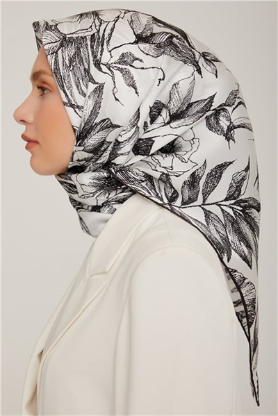 Armine Sura İpek Eşarp 22Ka8854 01