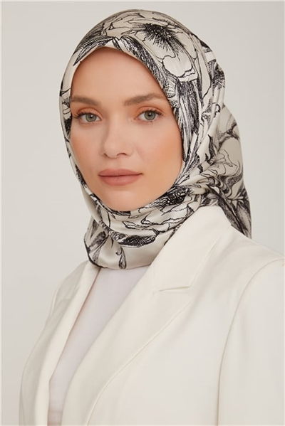Armine Sura İpek Eşarp 22Ka8854 02