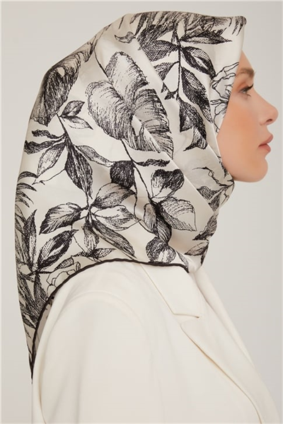 Armine Sura İpek Eşarp 22Ka8854 02