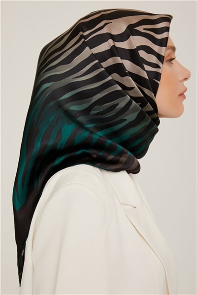 Armine Sura İpek Eşarp 22Ka8856 2 04