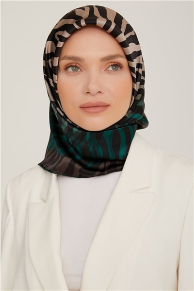 Armine Sura İpek Eşarp 22Ka8856 2 04
