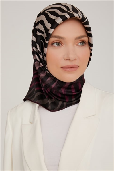 Armine Sura İpek Eşarp 22Ka8856 2 06