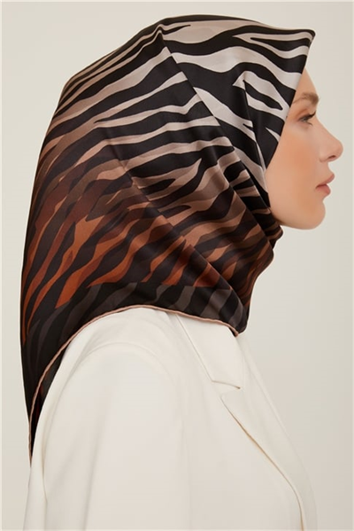 Armine Sura İpek Eşarp 22Ka8856 2 09