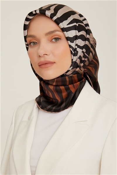 Armine Sura İpek Eşarp 22Ka8856 2 09