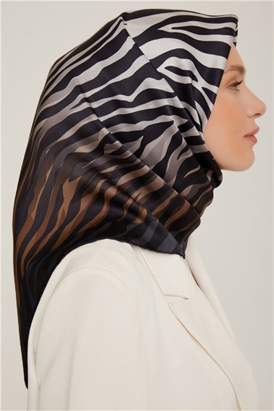 Armine Sura İpek Eşarp 22Ka8856 2 23