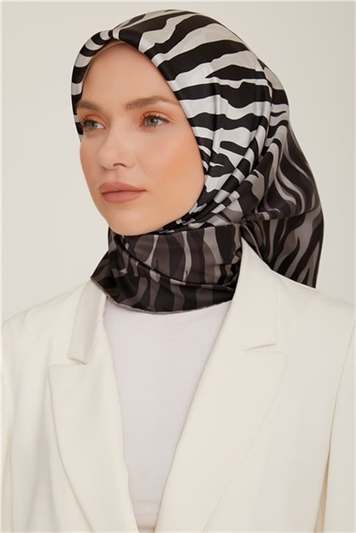 Armine Sura İpek Eşarp 22Ka8856 2 53