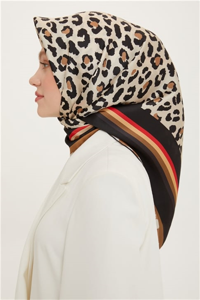 Armine Sura İpek Eşarp 22Ya8728 01