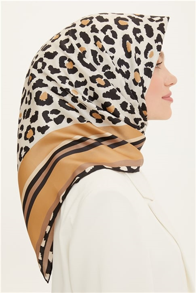 Armine Sura İpek Eşarp 22Ya8728 05