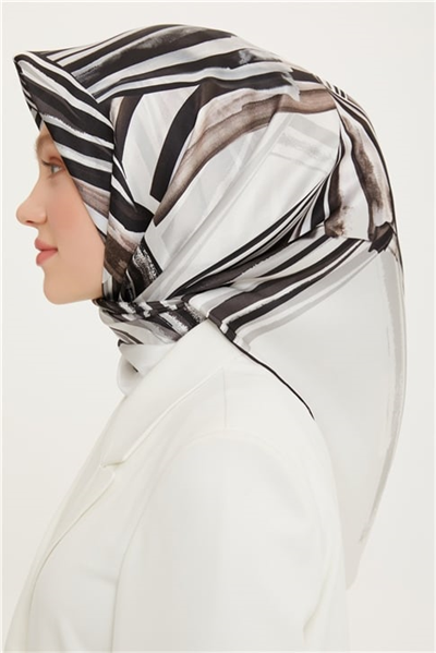 Armine Sura İpek Eşarp 22Ya8757 02