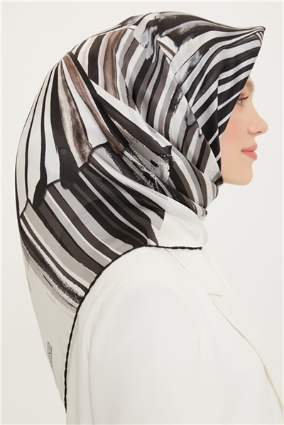 Armine Sura İpek Eşarp 22Ya8757 02