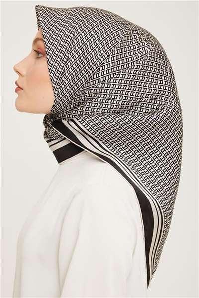 Armine Sura İpek Eşarp 23Ka9026 02