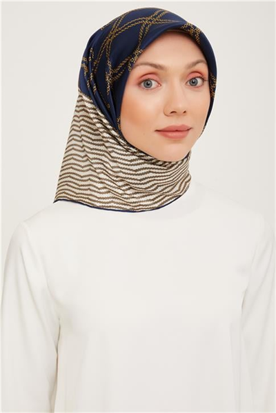Armine Sura İpek Eşarp 23Ka9031 01
