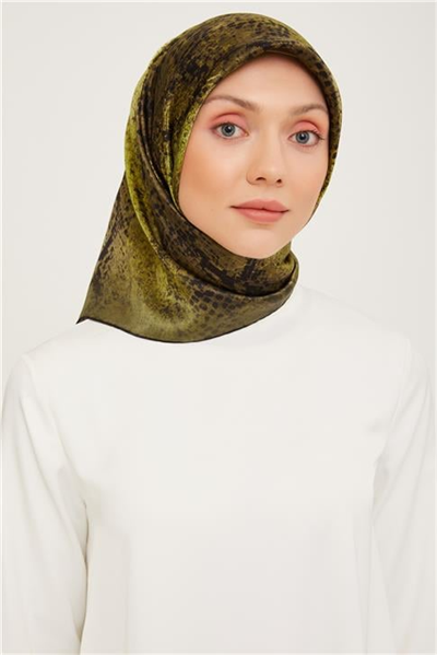 Armine Sura İpek Eşarp 23Ka9032 31 33