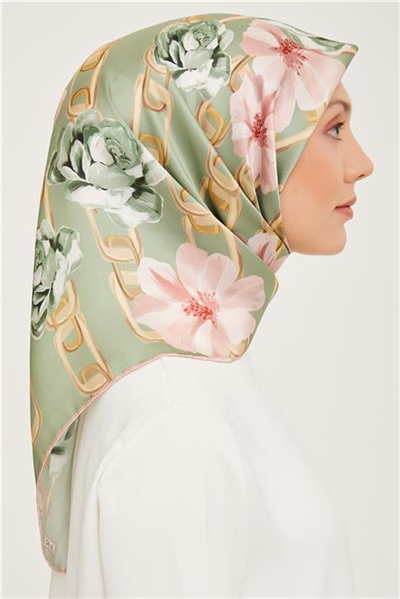 Armine Sura İpek Eşarp 23Ka9034 2 08